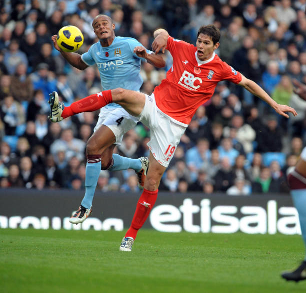 影响他的个 影响他的个