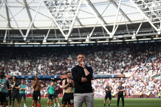 我们回顾了 我们回顾了